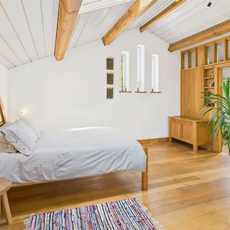 Host & - The Bothy Wigton